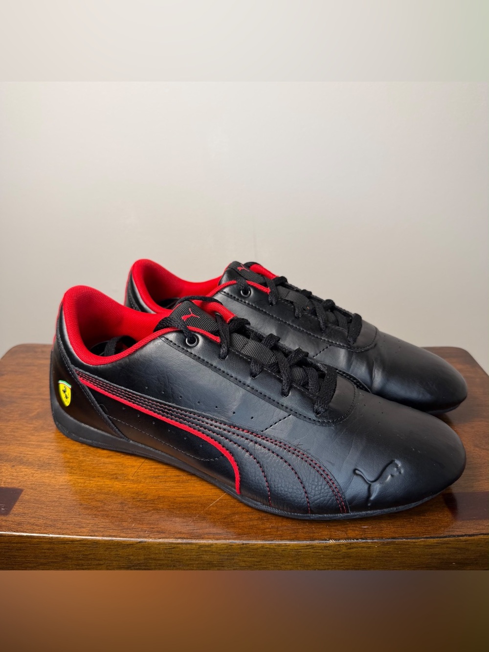 Puma Scuderia Ferrari Neo Cat Motorsport Black Red Menβs Size 10.5 Excellent